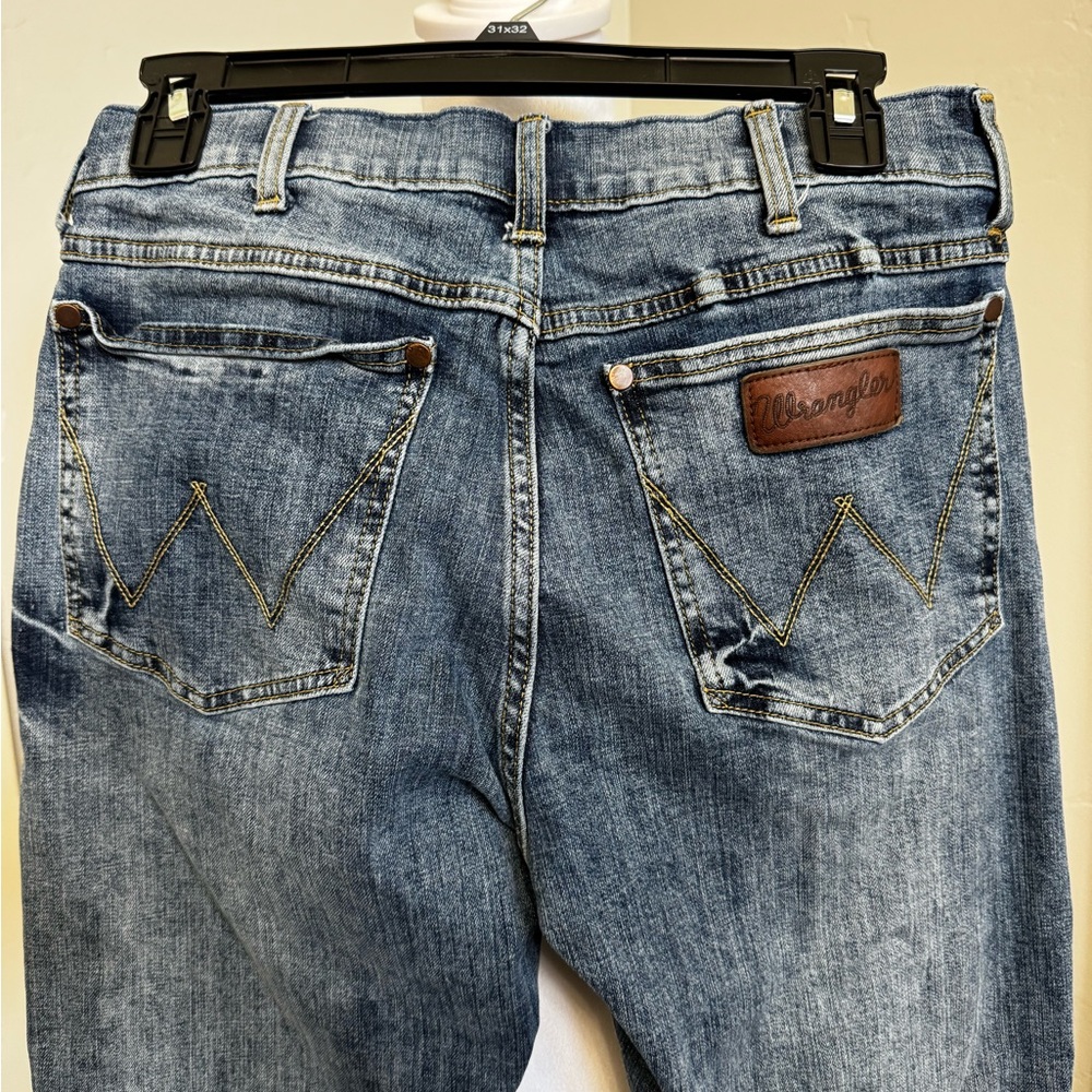 Wrangler Slim Fit Men's Denim Jeans